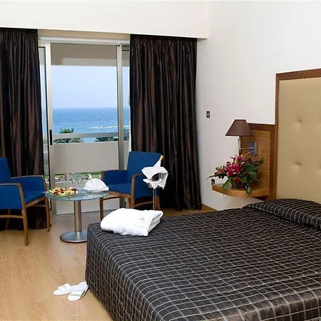 ホテル Atlantica Miramare Beach